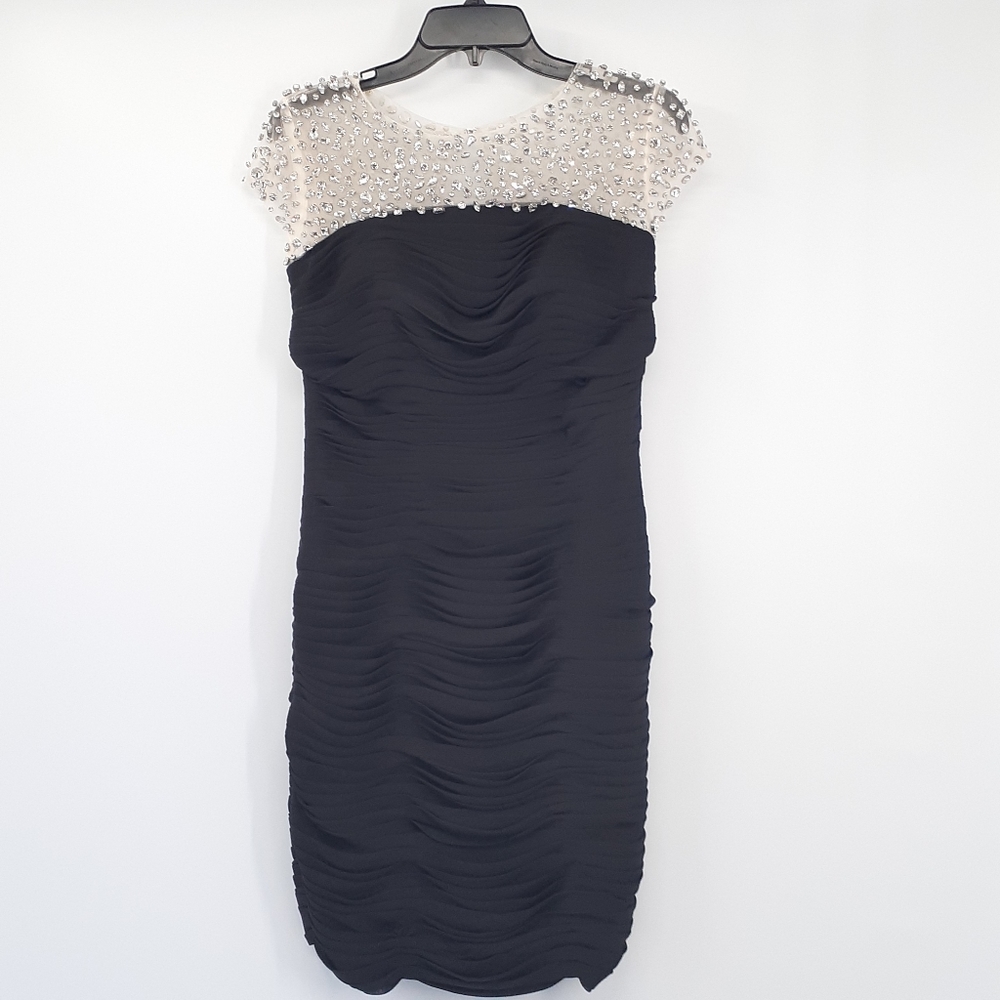 BRIDESS Scoop Neck Ruched Sheath Dress - Picture 6 of 12